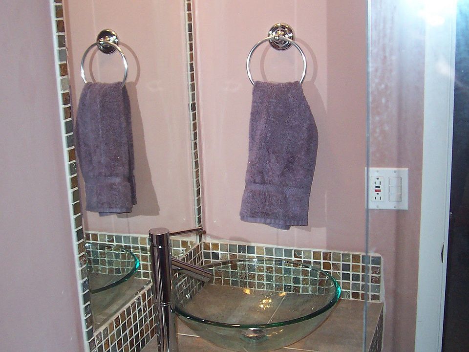 2nd image of 1155 Silverwood Ct APT D1