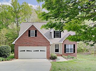 6984 Forest Manor Dr, Denver, NC 28037
