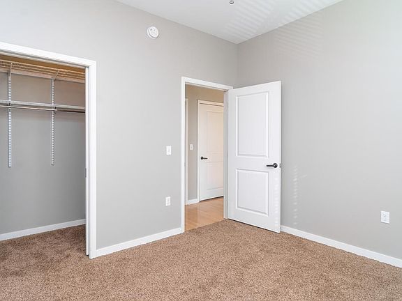 5th image of 306 S 15th St APT 403