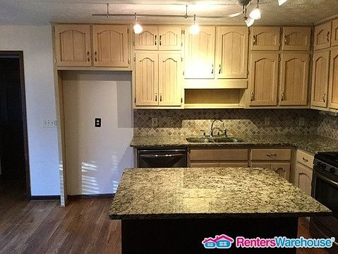4th image of 185 Ashland Way