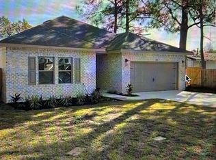 205 Green Dr, Mary Esther, FL 32569