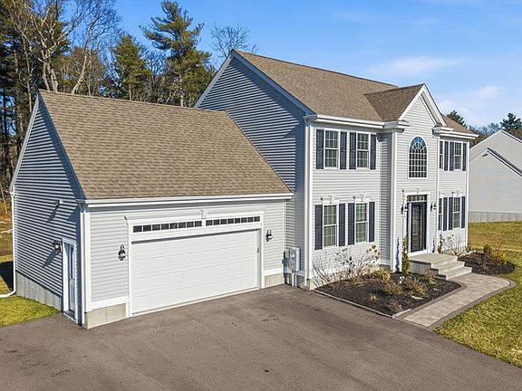 3rd image of 162 Bayberry Rd