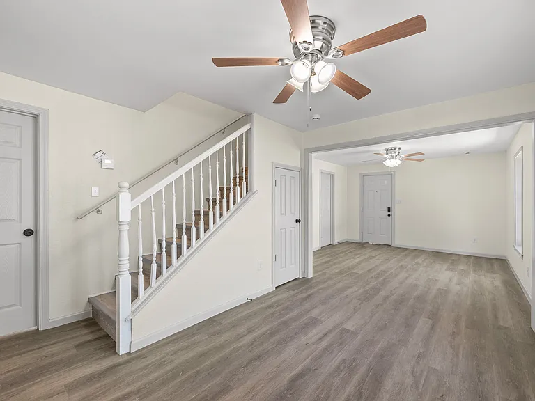 3829 Bryan Ave — Photo 3