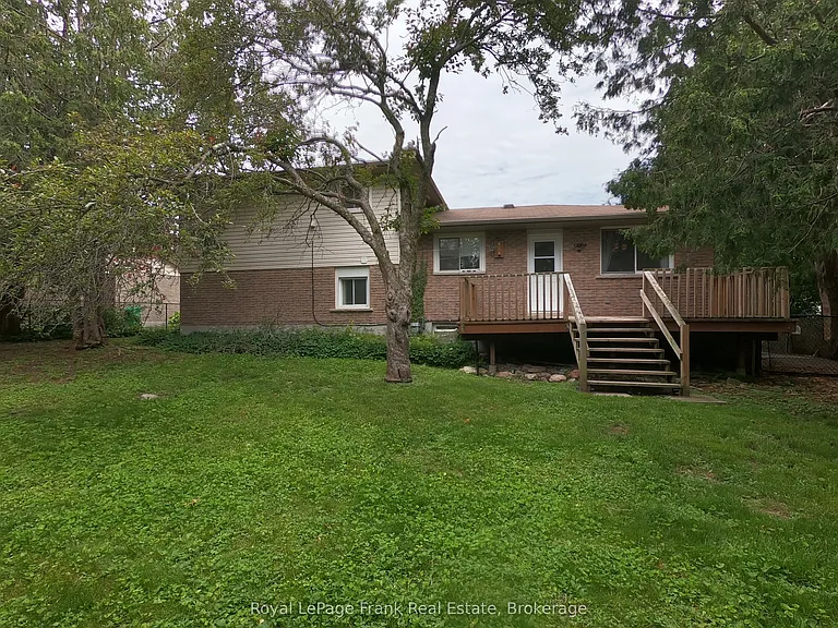 1167 Weller St #MAIN FLOOR — Photo 2