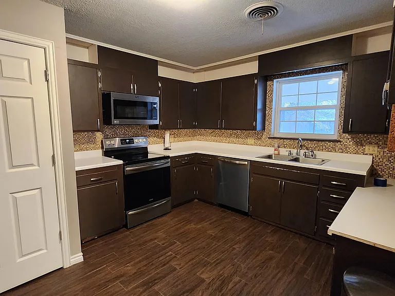 128 Cooper Ct — Photo 11