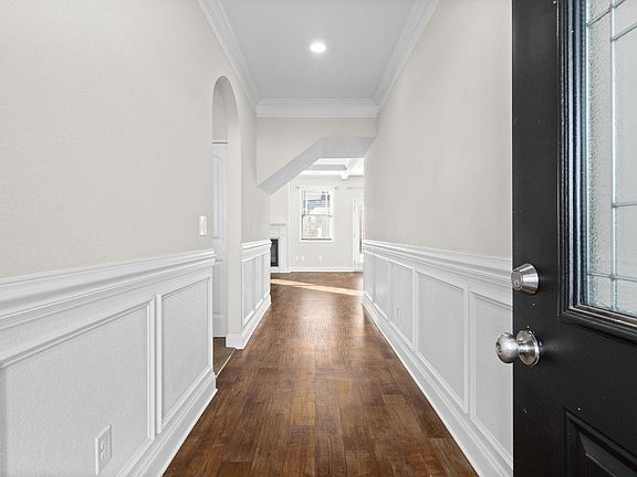3rd image of 1263 Black Oak Cir