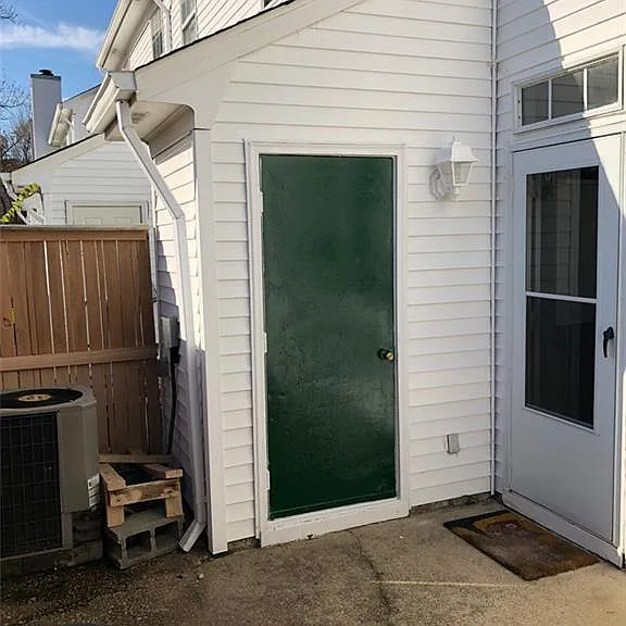 1505 Heritage Ave — Photo 2