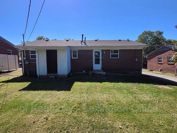 3rd image of 1317 Ox Hill Dr