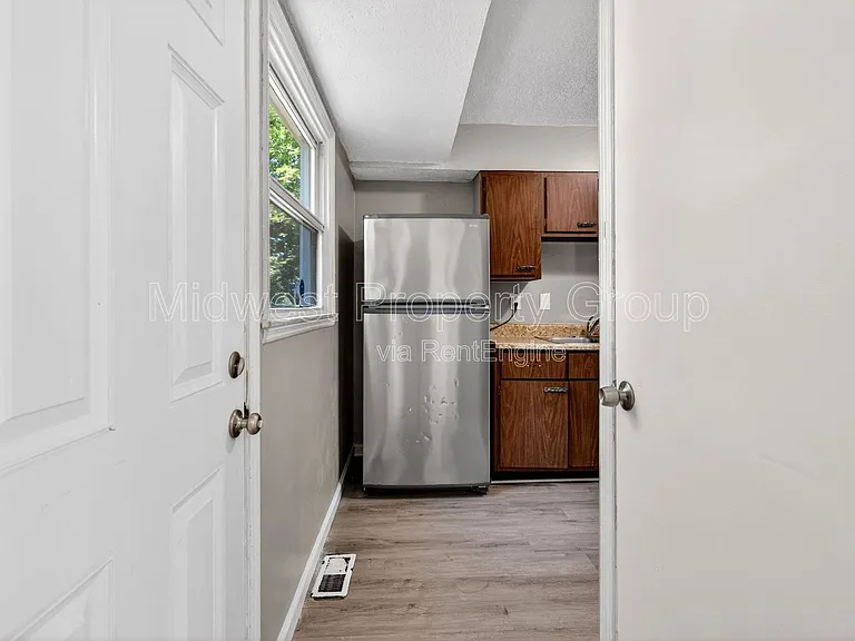 345 Caithness Rd — Photo 5