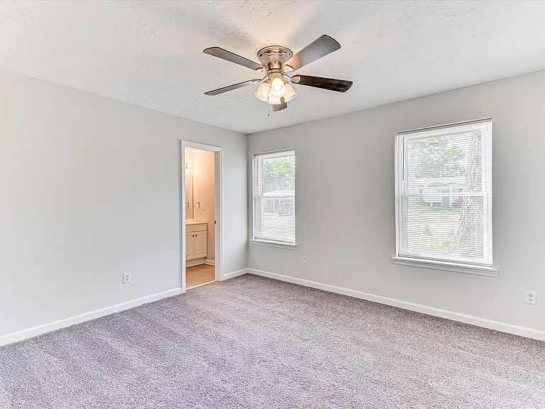 4116 Melrose Dr — Photo 13