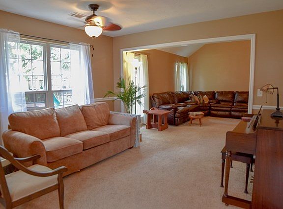5th image of 205 Marigold Dr