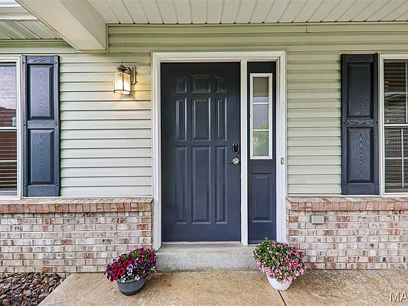 3rd image of 1433 Sportsmans Ct