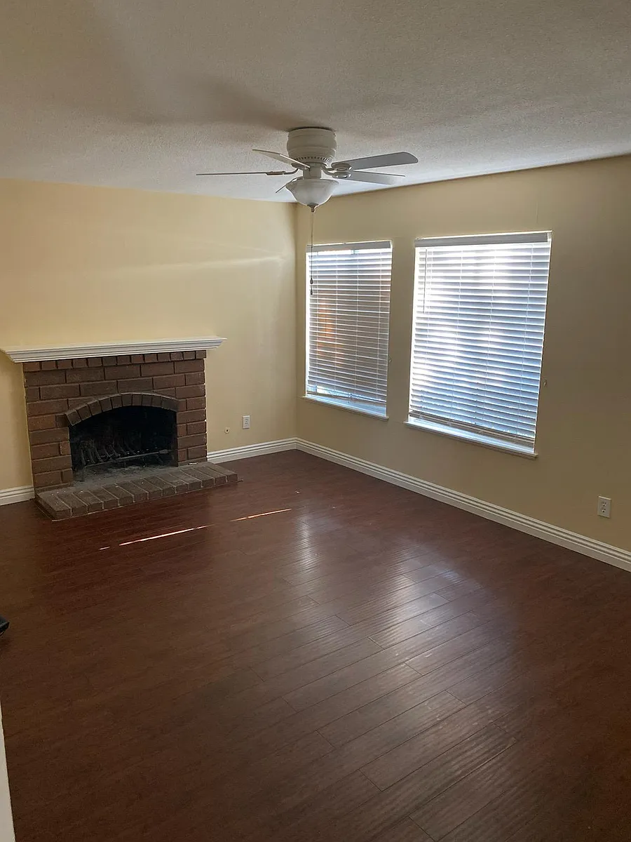 Building Photo - 15793 Aqueduct Ln