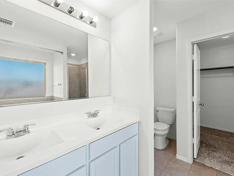 513 Circle Way — Photo 3