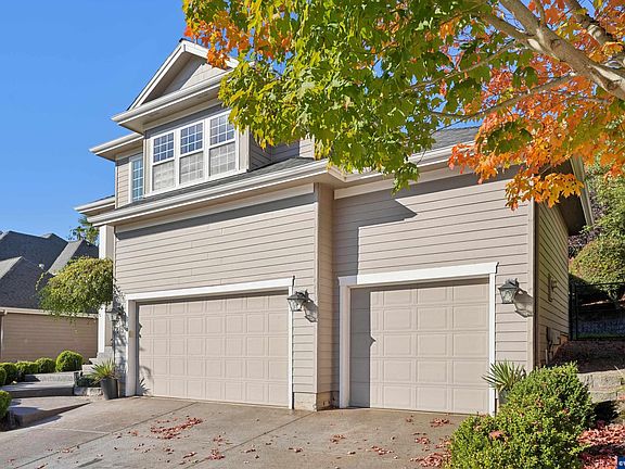 3rd image of 585 Harbourtown Ct SE