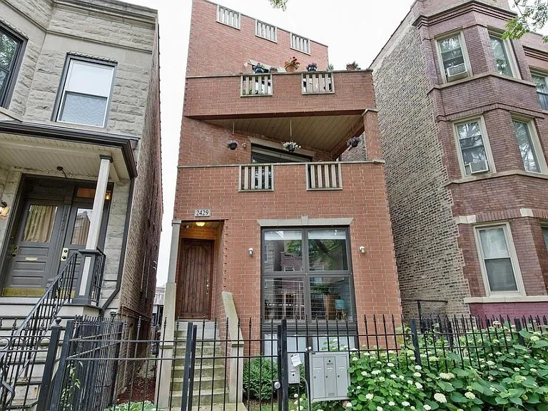 2429 W Cortez St #3 — Photo 1