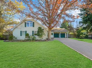 15 Plymouth Rd, Hauppauge, NY 11788