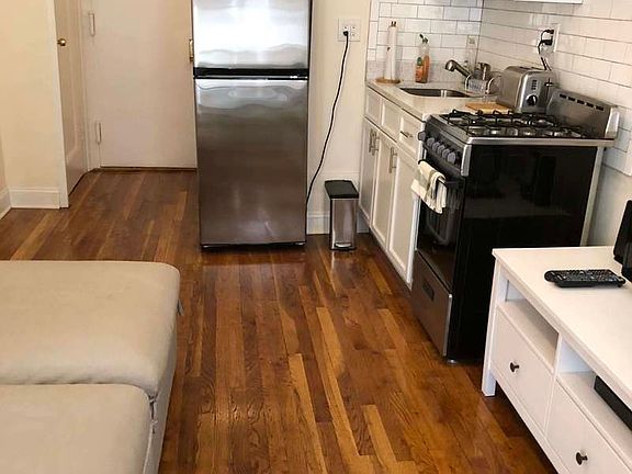 2nd image of 31 W 85th St #5A