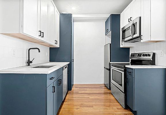3rd image of 339 Cornelia St #6