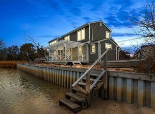 (Undisclosed Address), Southampton, NY 11968