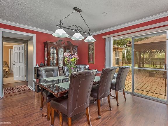 3rd image of 2321 Wesley Cir
