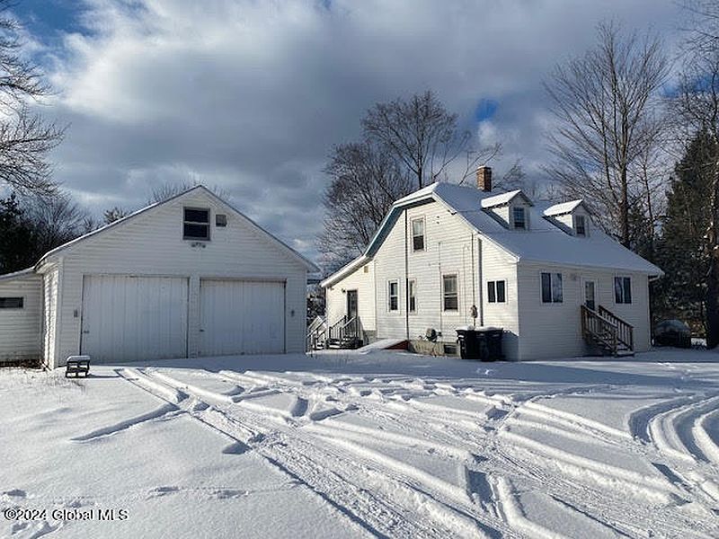 4th image of 121 Sherman Avenue