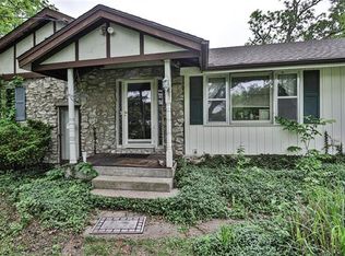 5601 Phelps Rd, Kansas City, MO 64136