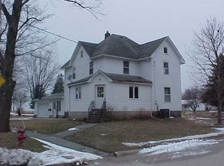 407 W 3rd St, Readlyn, IA 50668