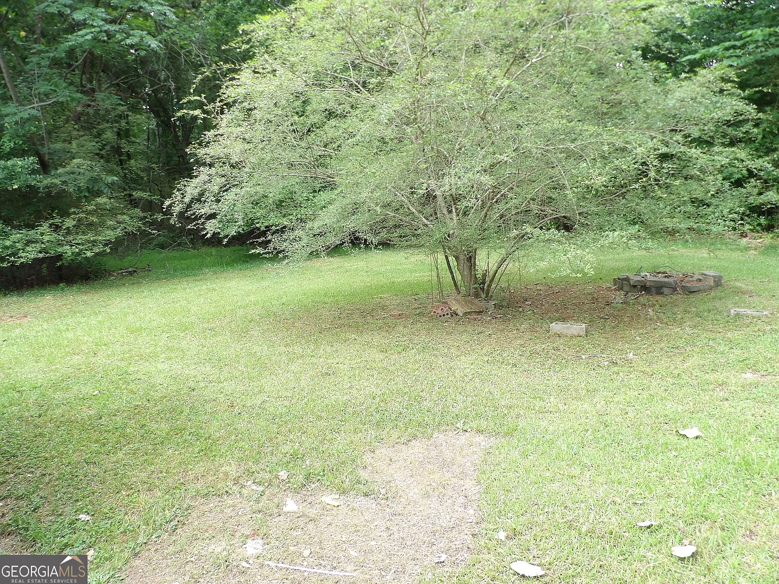 3 bed, 1.0 bath, 1025 sqft, $1,450 — Photo 4
