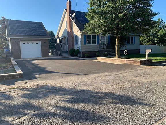 2nd image of 228 Spar Ave