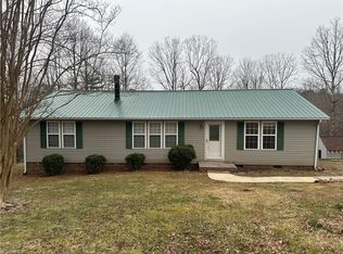 1125 Fox Hills Rd, Pinnacle, NC 27043