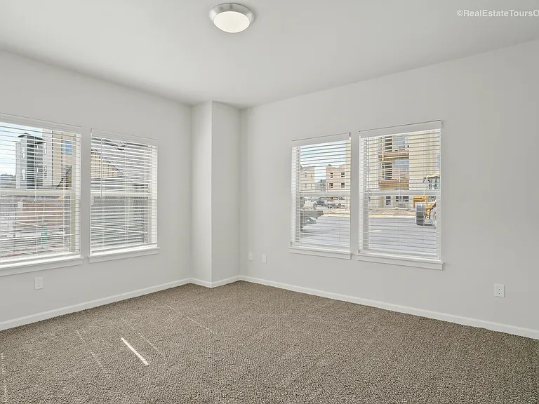 Reserve at Hunters Ridge — Photo 10