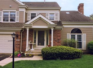 2475 Towne Blvd, Arlington Heights, IL 60004
