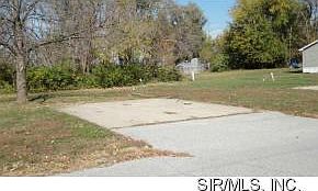 2nd image of 939 Quiet Point Rd
