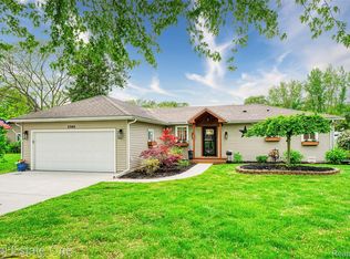 3345 Apache Trl, Pinckney, MI 48169