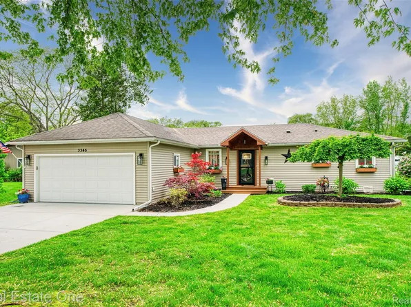 3345 Apache Trl, Pinckney, MI 48169