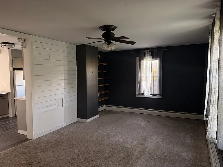 446 E River St — Photo 14