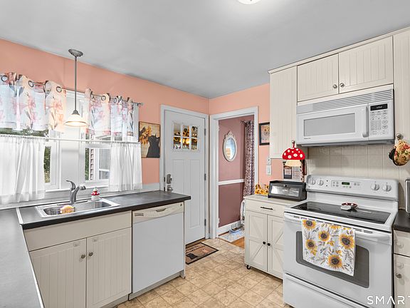5th image of 185 Columbus Avenue