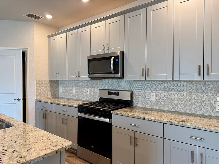 1425 Rolling Fox Dr — Photo 8