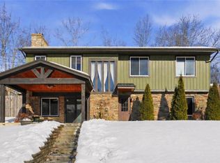 102 Kenwood Dr, Coraopolis, PA 15108