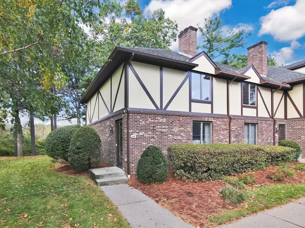 4 Mansion Woods Dr #A, Agawam, MA 01001