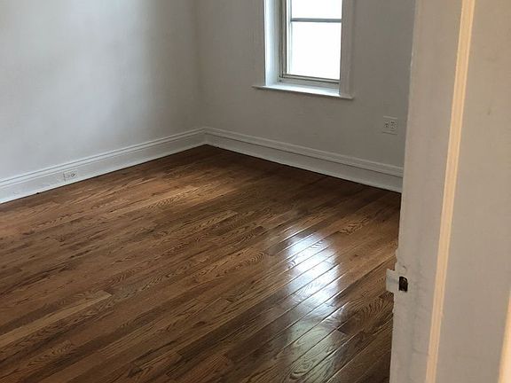 3rd image of 4141 48th St APT 2R