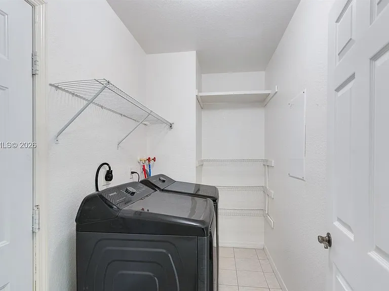 1916 SE 23rd Ave #1916 — Photo 13