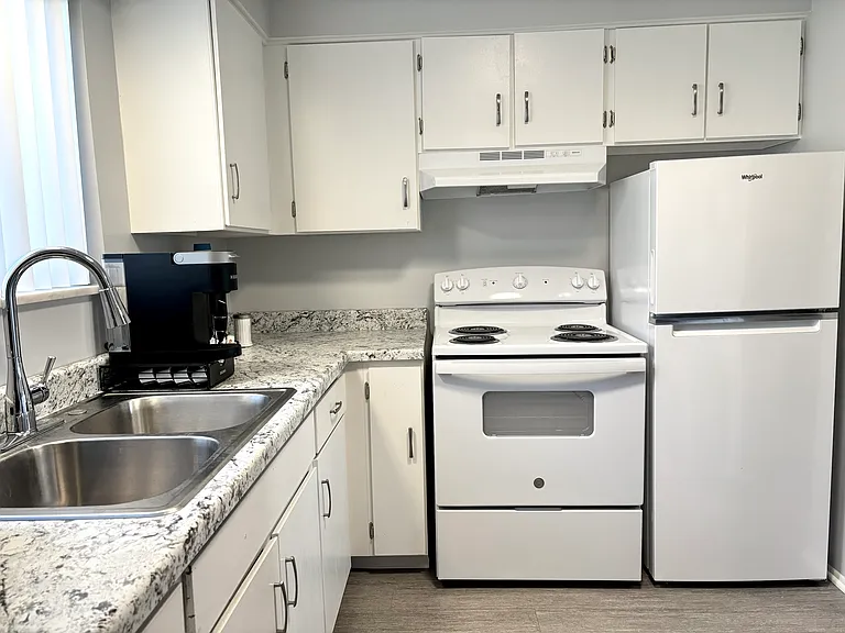 Independence Square Apartments — Photo 67