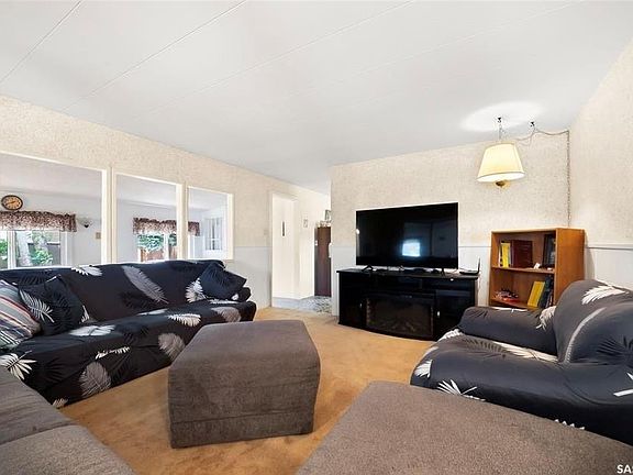 3rd image of 177 Poplar LANE