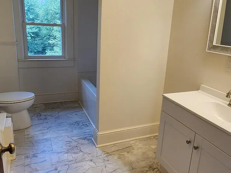 2nd Floor Bath