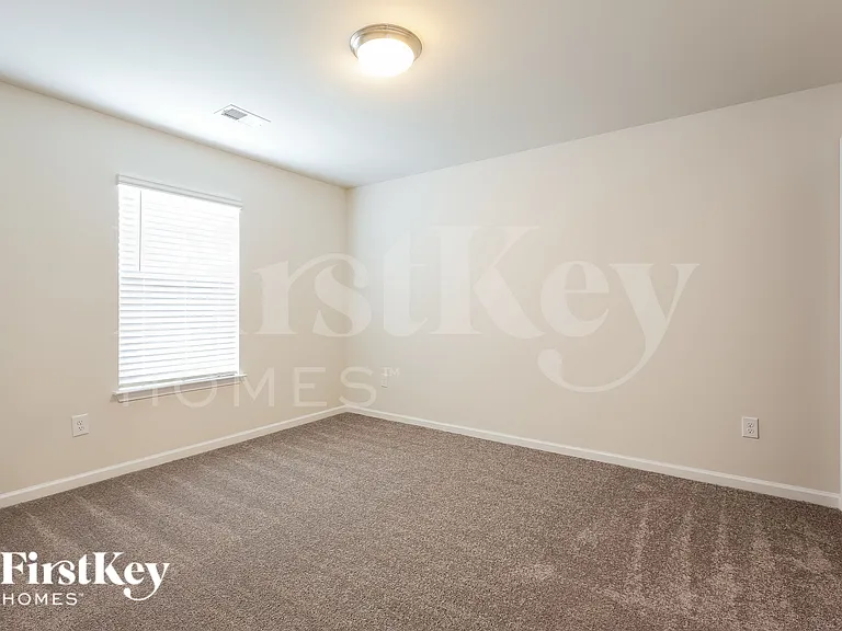 302 Stonefence Dr — Photo 14