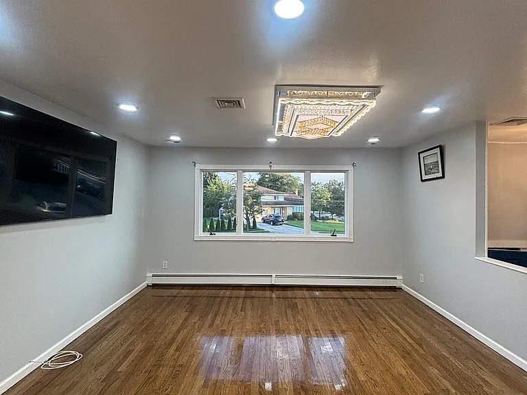 Hilton Ct — Photo 13