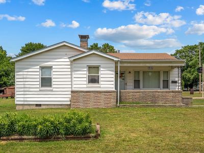 207 W High North Street, Aurora, MO, 65605