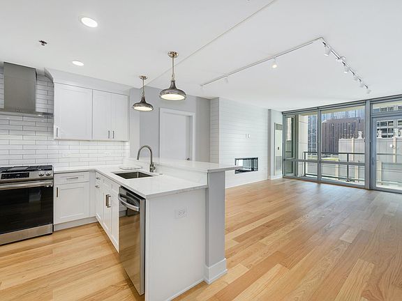 3rd image of 160 E Illinois St APT 1801